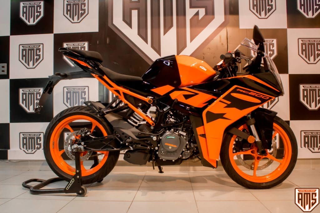 KTM-200-RC