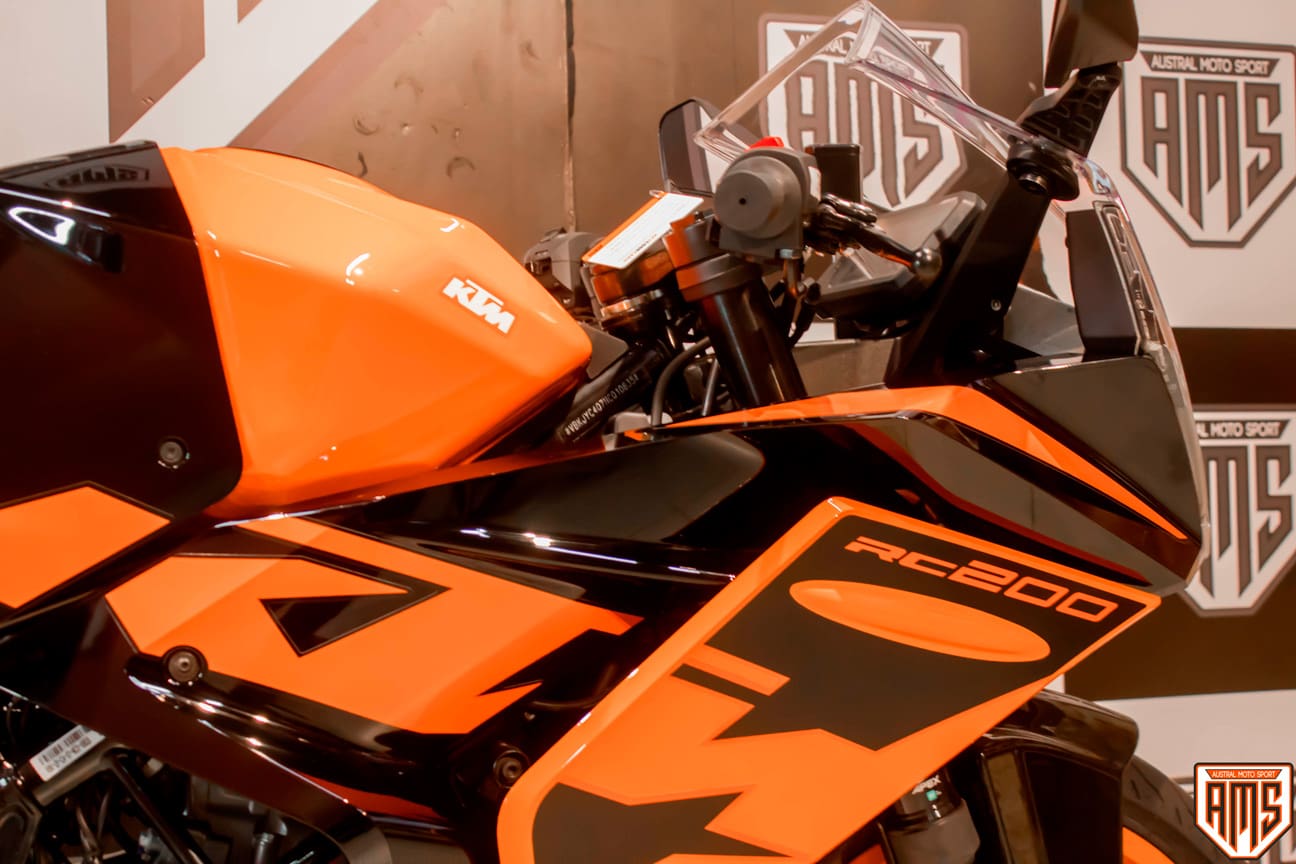 KTM RC 200 - Moto deportiva y urbana