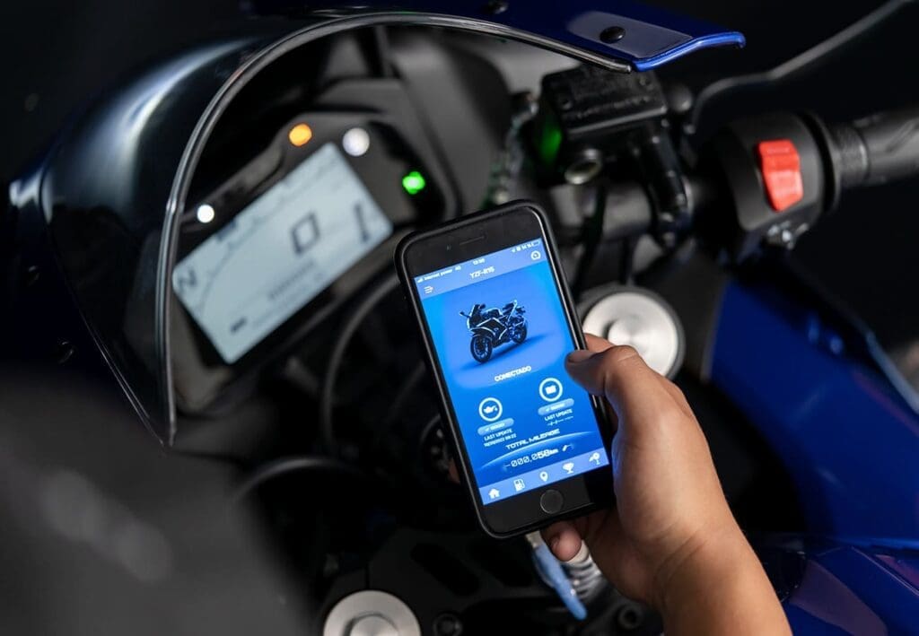yamaha-r15-v4