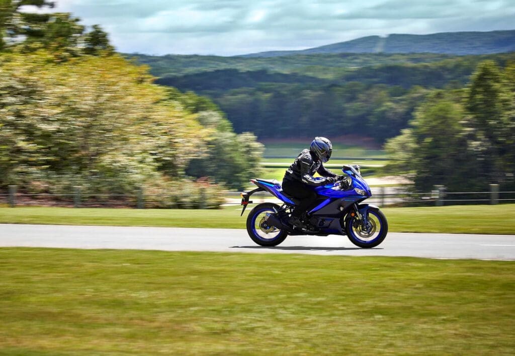 yamaha-r3a