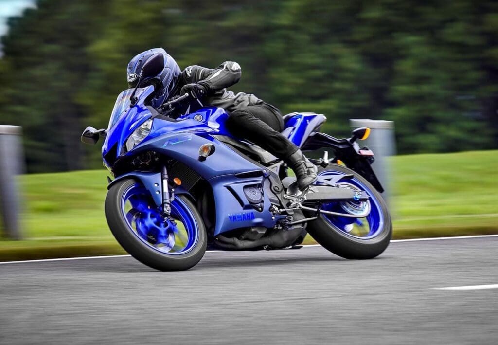 yamaha-r3a