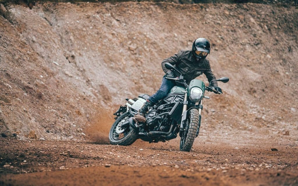 benelli-leoncino-800-trail