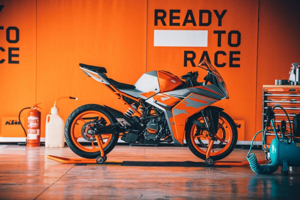 reseña ktm rc 200